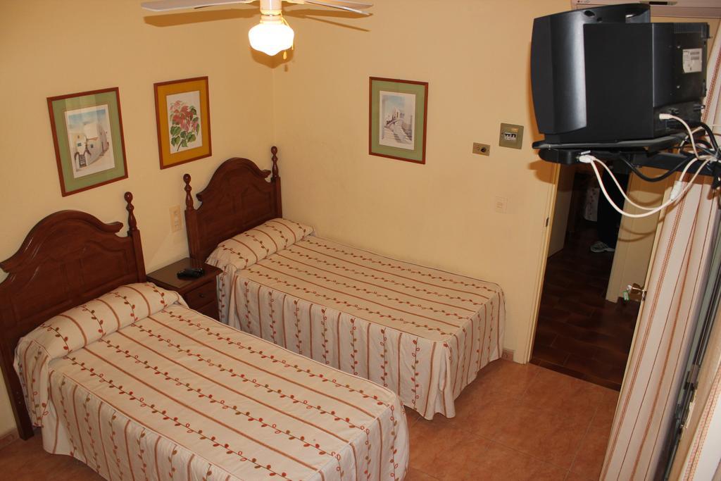 Hostal Andalucia Hotel Almunecar Room photo